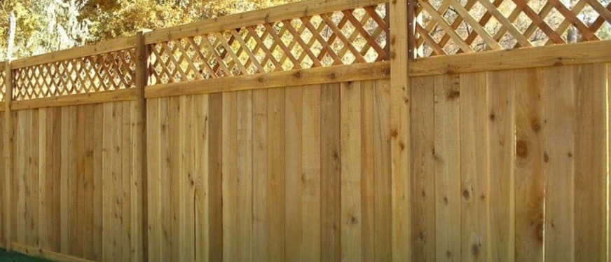 Cedar lattice topper on privacy fence