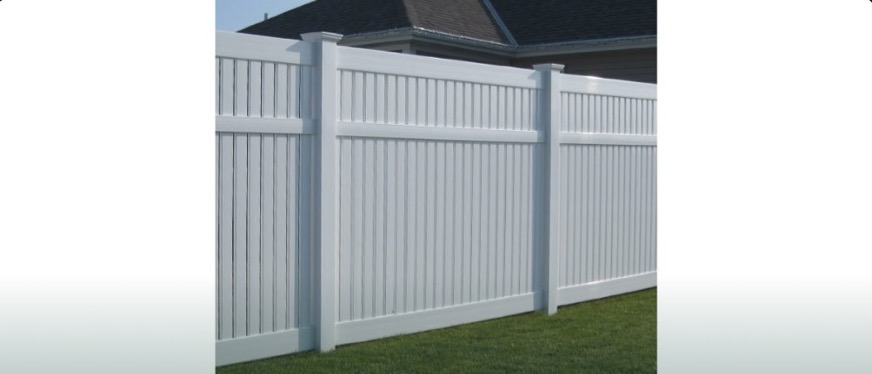 White vinyl privacy fence